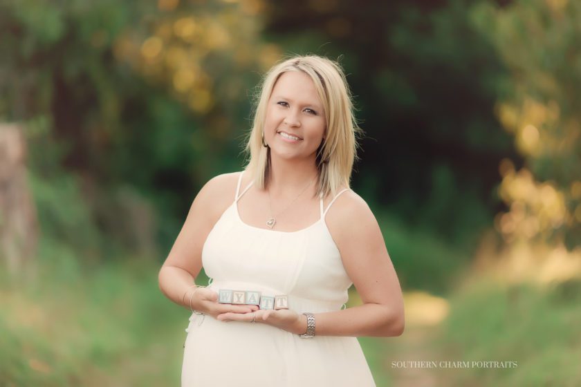 Knoxville's maternity photographer 