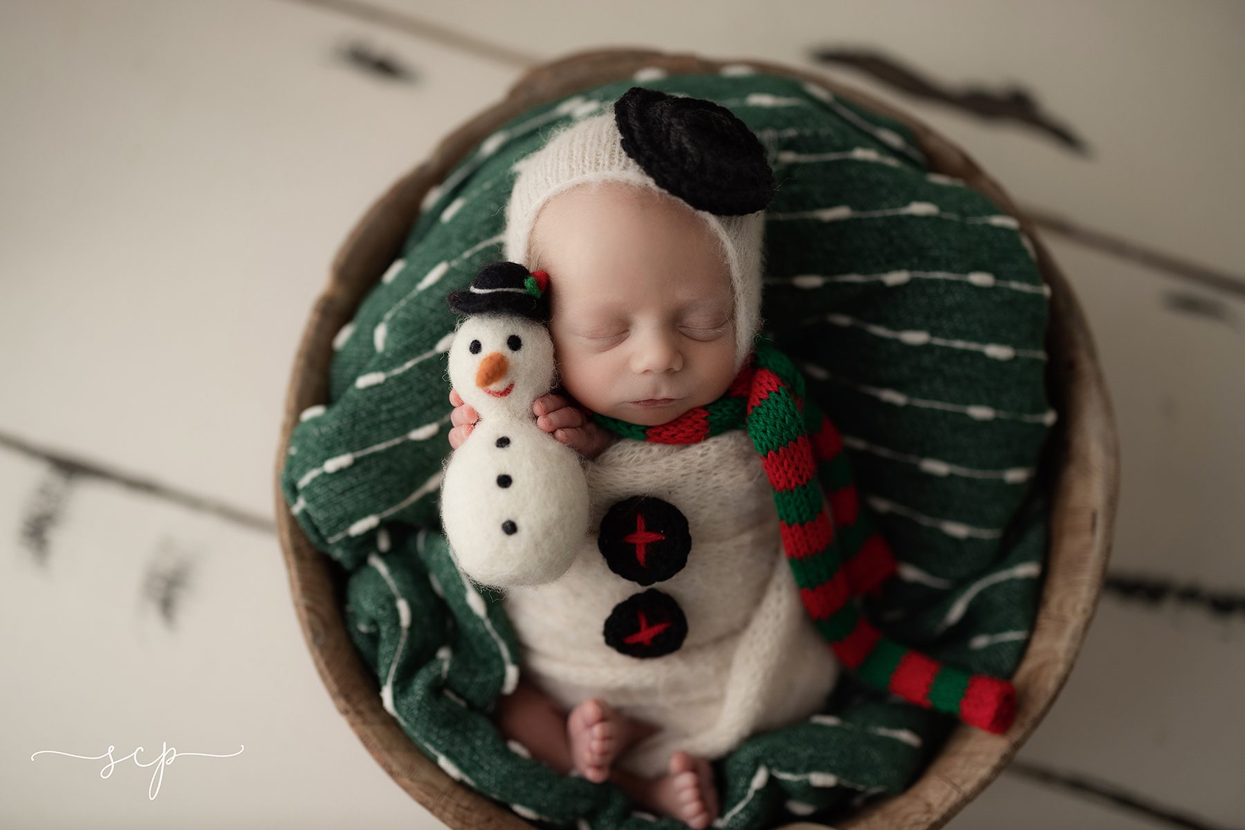 newborn photography christmas
